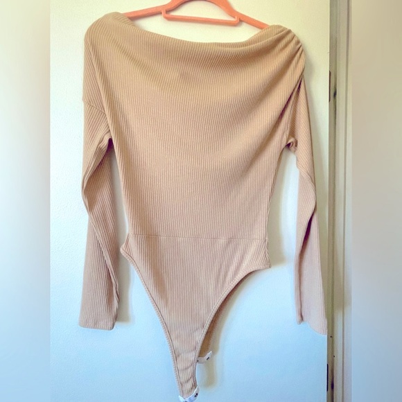 FashionNova bodysuit - Picture 3 of 4